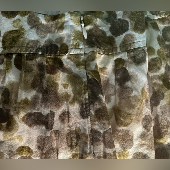 Ann Taylor LOFT / Mid Thigh Skirt w Slip / Runs Large - Picture 5 of 8